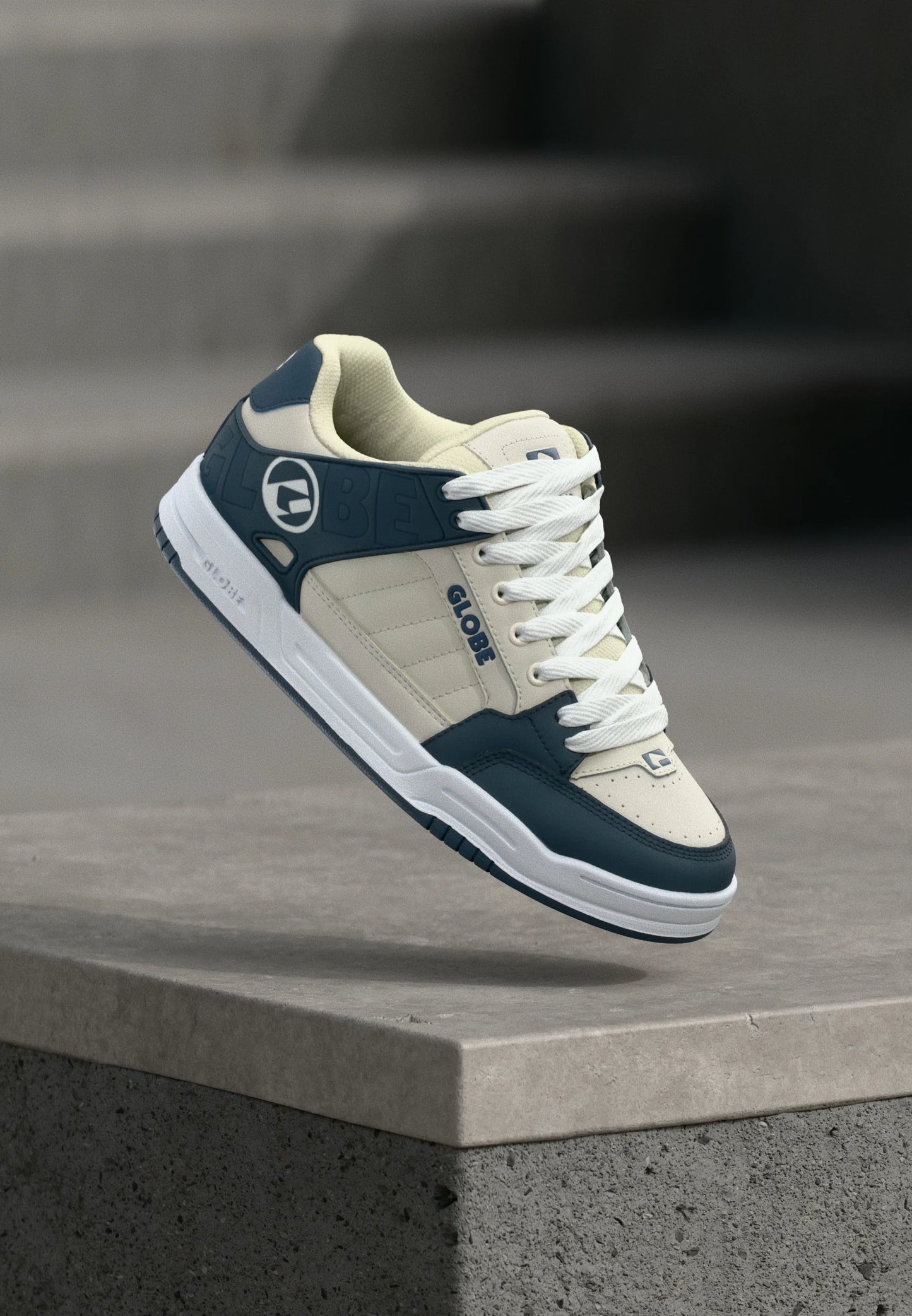 Globe Tilt - Blue/Grey 2026